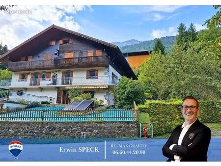 maison 10 pièces 236 m²