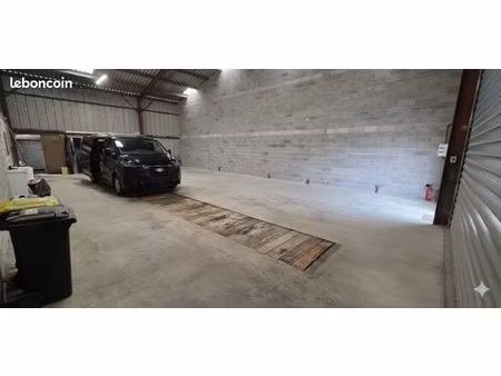 local depot entrepôt garidech 150 m2 + 90m2 parking