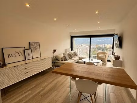 superbe t3 traversant a deux pas de la douane