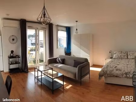 loue grand studio moderne