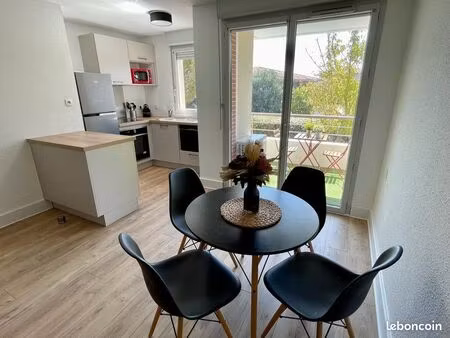 appartement t2 meublé de standing  climatisé avec parking: