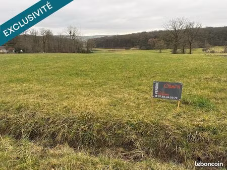 terrain 700 m² volstroff