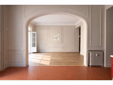 toulon haute-ville rue gemilli t3 85 m2 + mezzanine as