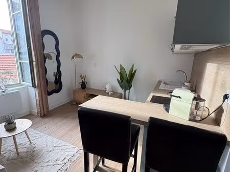 studio 16 20 m² – 150 m métro monplaisir – vendu full équipé – prêt à louer