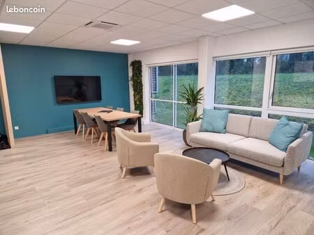 plateau de bureau de 75 m2