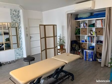 bureau au sein d'un cabinet paramédical