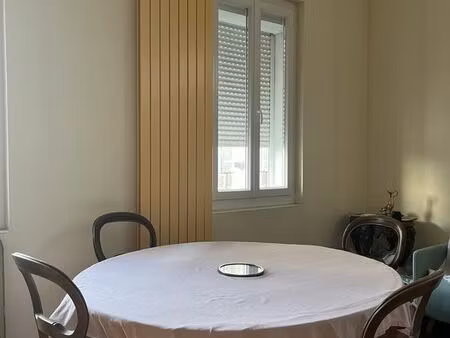 maison en pierre avec garage