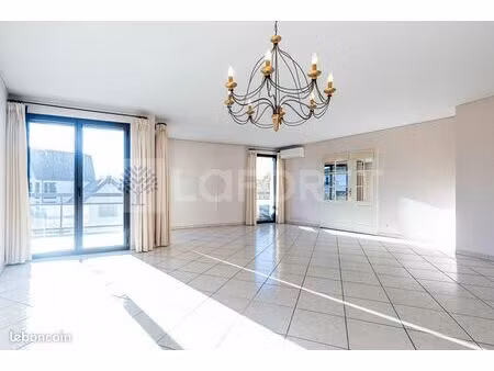 appartement 3 pièces 112 m²