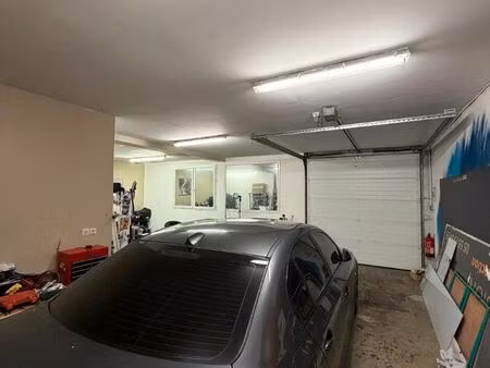 local 255 m² feytiat