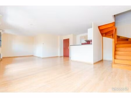 toulouse centre-ville quartier les chalets t4 avec terrasse et parking