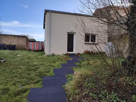 location maison 2 chambres lumineuse en rez-de-chaussée de jardin