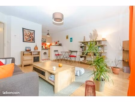 toulouse centre-ville quartier les chalets t2 avec terrasse et parking