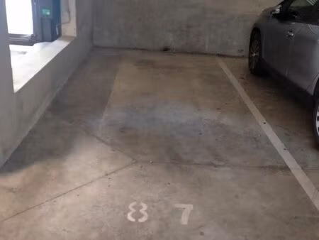 place de parking 33520 bruges