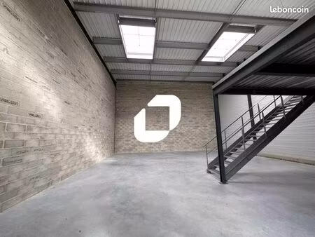 local d'activité 228 m²