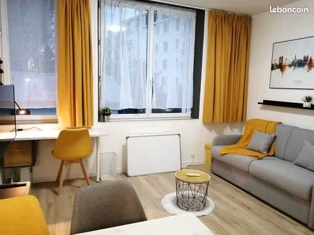 studio 22 m2  quartier dobrée-graslin meublé tout confort
