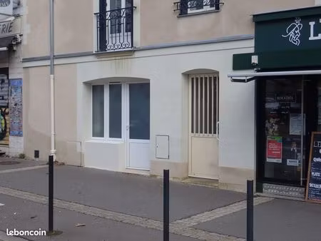 location cabinet paramédical