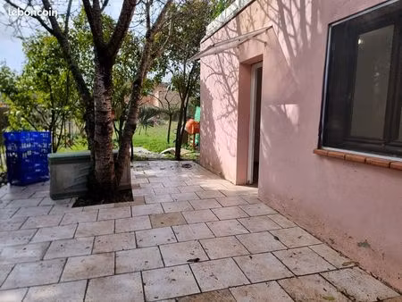 à louer t2 en rdj  avec terrasse 535/mois cc