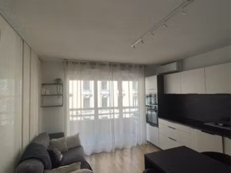 appartement meublé t1 bis métro gratte ciel refait à neuf toutes commodites