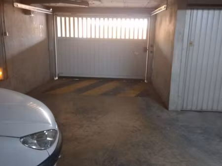 location garage box avec entrée automatique