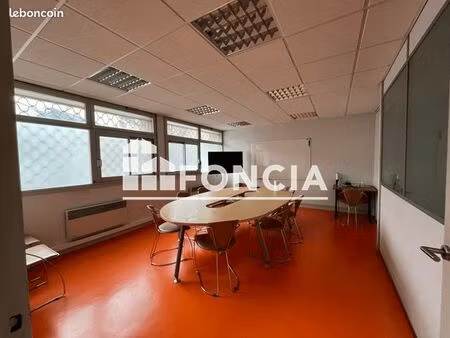 local commercial 299 m²