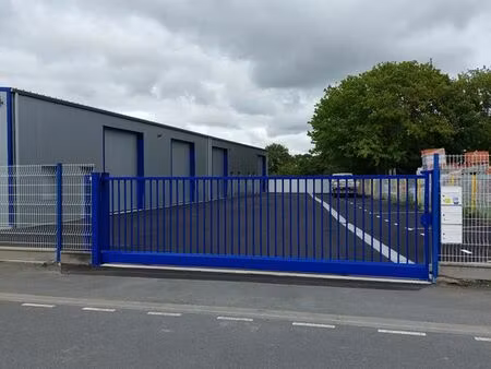 bâtiment industriel de 210m2