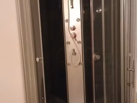 bonjour loue studio meublé