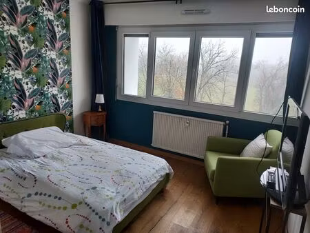 chambre meublée dans appartement calme et propre