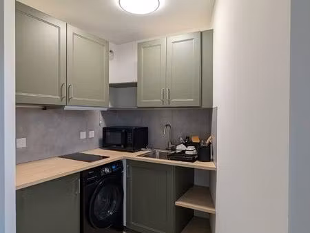 studio meublé rénové - hypercentre nantes