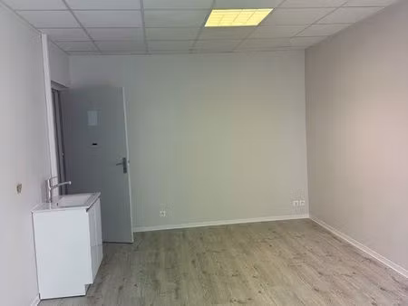 local - bureau - cabinet