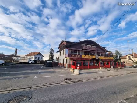 murs commerciaux 696 m² publier