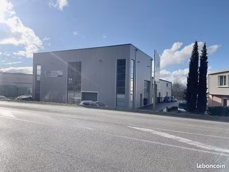 local 838 m² beaumont