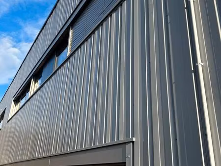 vends local artisanal