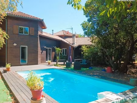 maison de 180m² avec piscine  5 chambres