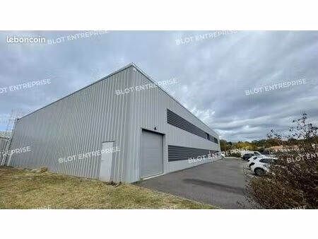 local d'activité 951 m²