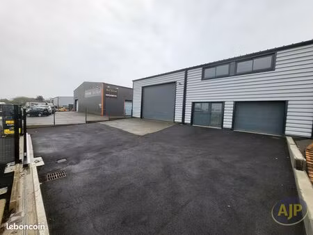 local 200 m² sainte pazanne