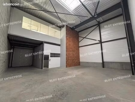local d'activité 227 m²