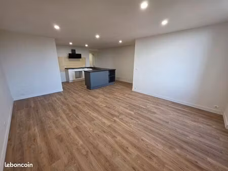 t4 de 81m2 à louer dans le centre de saint andré du bois (10 min de langon  15 min de sauv