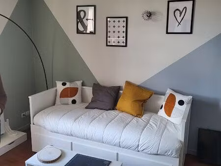 studio meublé proche du port