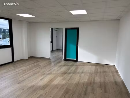bureaux 146 m²