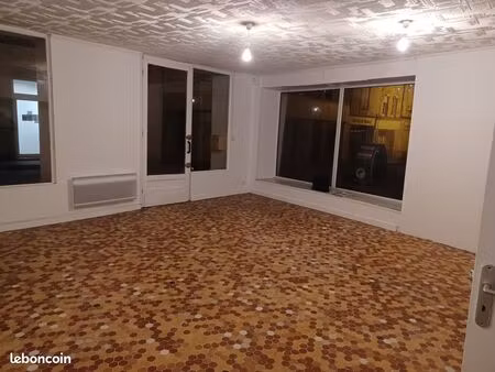 local commercial 80m2 bourg sur gironde