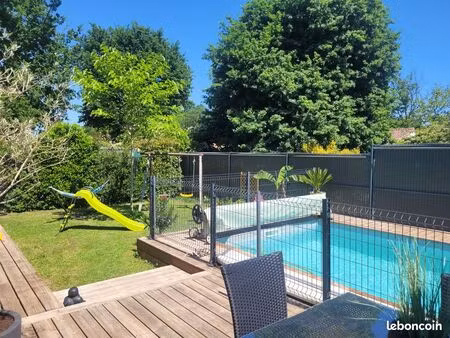 maison plain-pied 111m² - piscine - dpe a - 629 m2- emplacement recherché