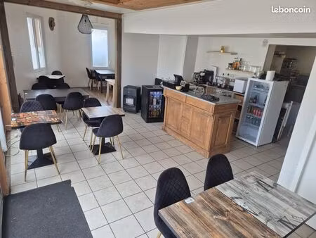 restaurant/ pizzeria