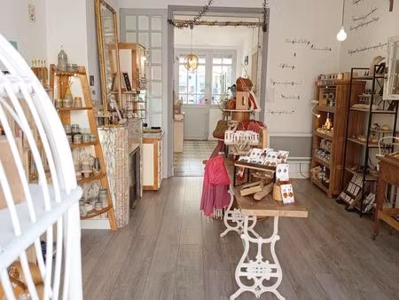 local commercial-60m2-hypercentre saint-médard en jalles