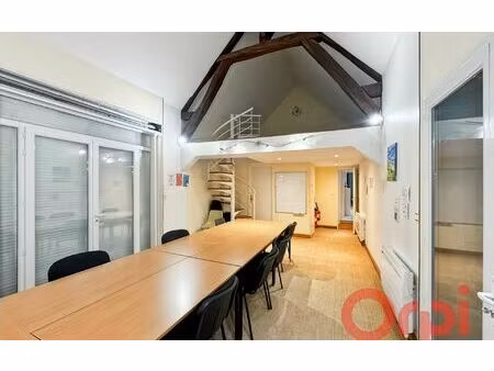 immeuble saint-amand-montrond 147 m² t-7 à vendre  110 000 €