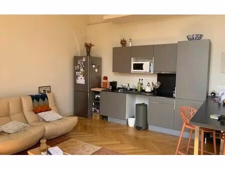 location appartement  47.11 m² t-2 à nîmes  618 €