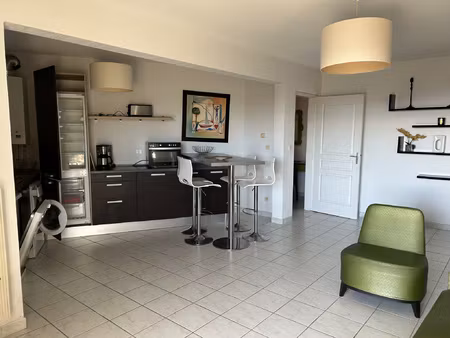 appartement - 2 pièces - 56 52 m2 - boulevard impératrice eu