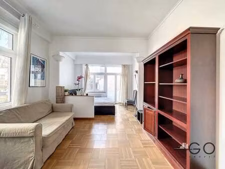 appartement / studio de 48m² avec balcon - toison d'or