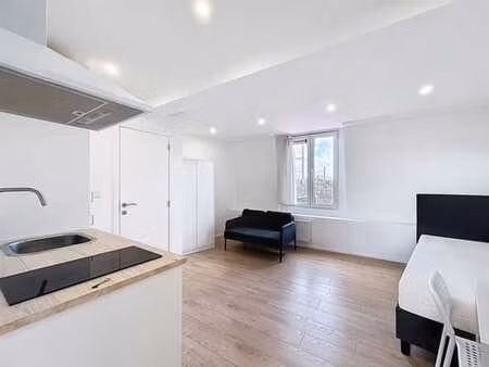 studio rénové à louer !