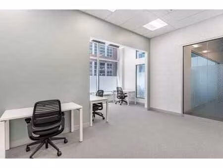 de magnifiques bureaux sur mesure pour 4 personnes à spaces