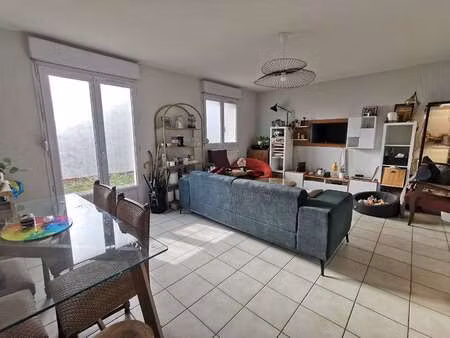 location appartement 3 pièces à mûrs-erigné (49610) : à louer 3 pièces / 71m² mûrs-erigné